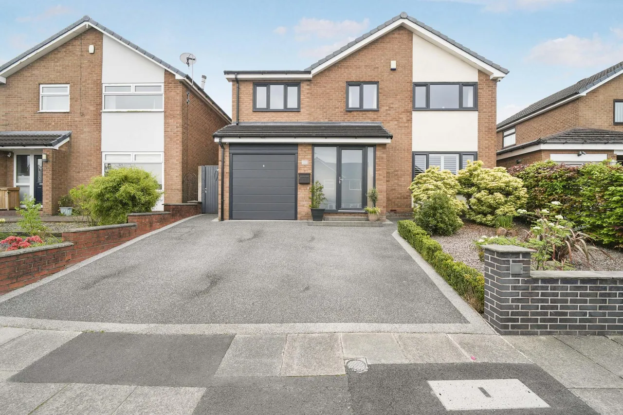 4 bed house for sale, Salisbury Avenue, Hopwood, OL10