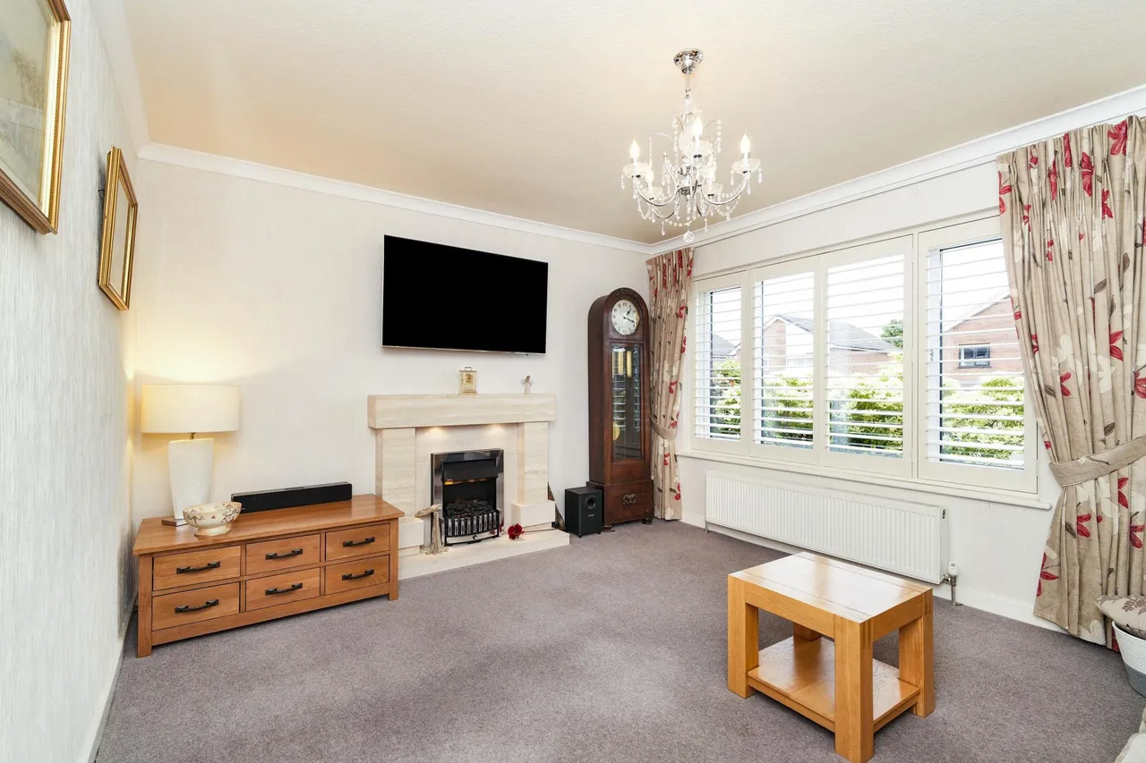 Salisbury Avenue, Hopwood, OL10, photo 6