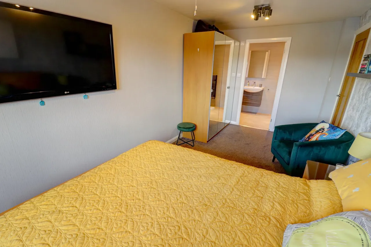 Salisbury Avenue, Hopwood, OL10, photo 31