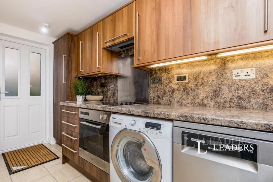 New Street, Horsham, RH13, photo 4