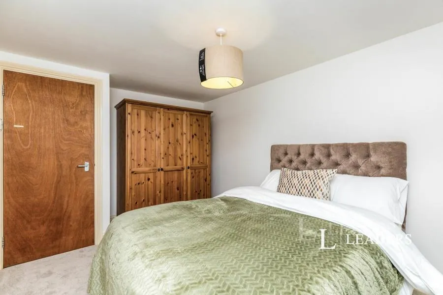 New Street, Horsham, RH13, photo 8