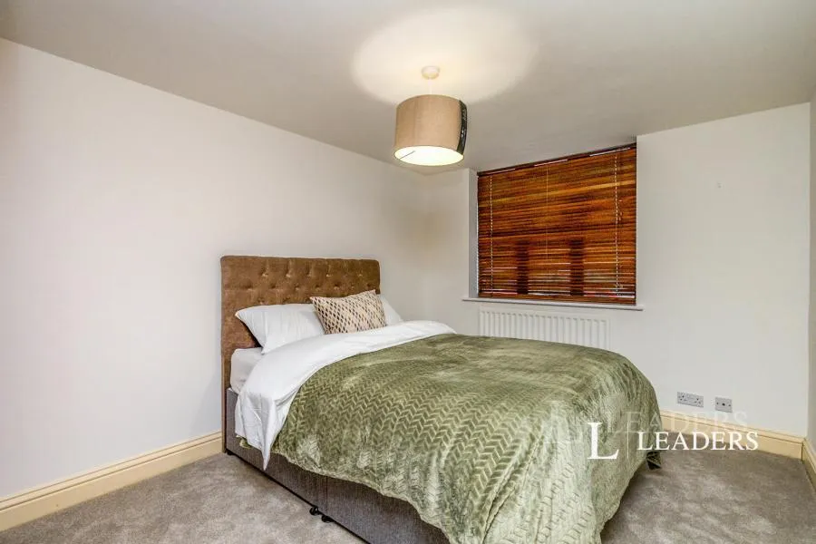 New Street, Horsham, RH13, photo 9