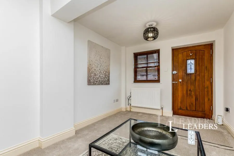 New Street, Horsham, RH13, photo 5