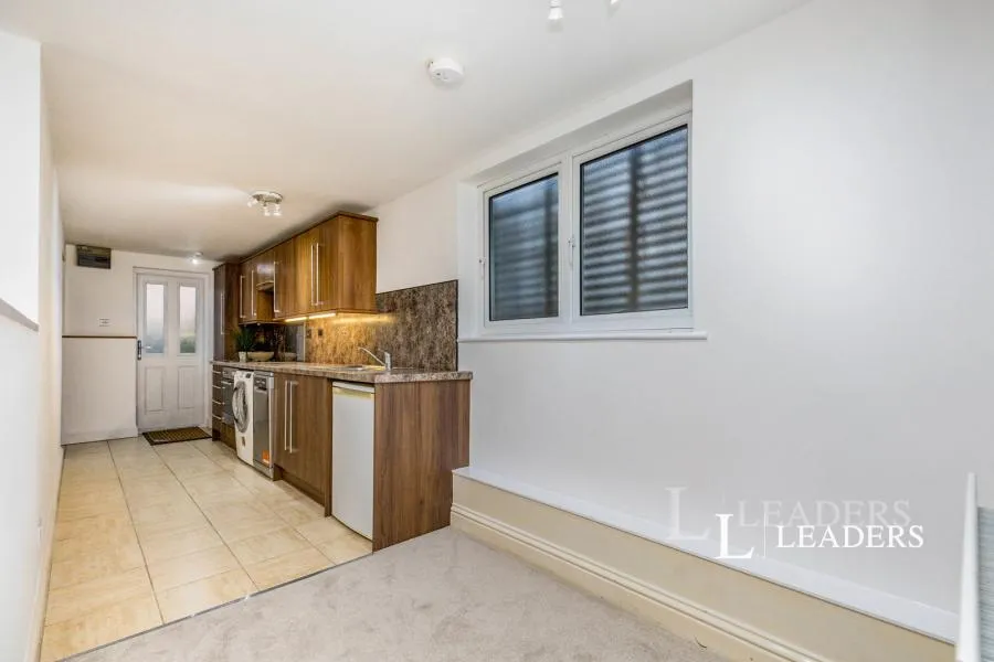 New Street, Horsham, RH13, photo 3