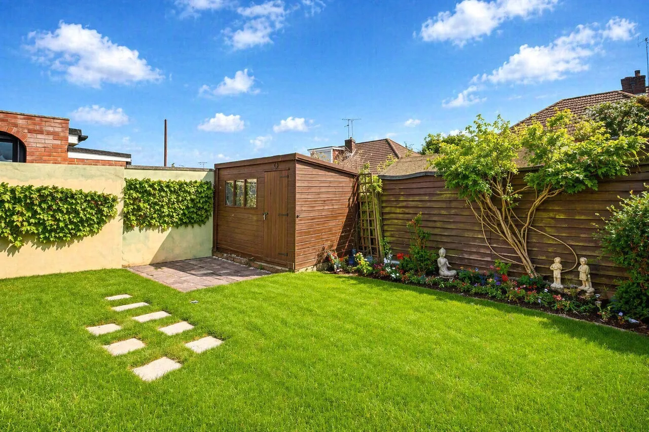 Wren Close, Leigh-on-Sea, Essex, SS9, photo 15