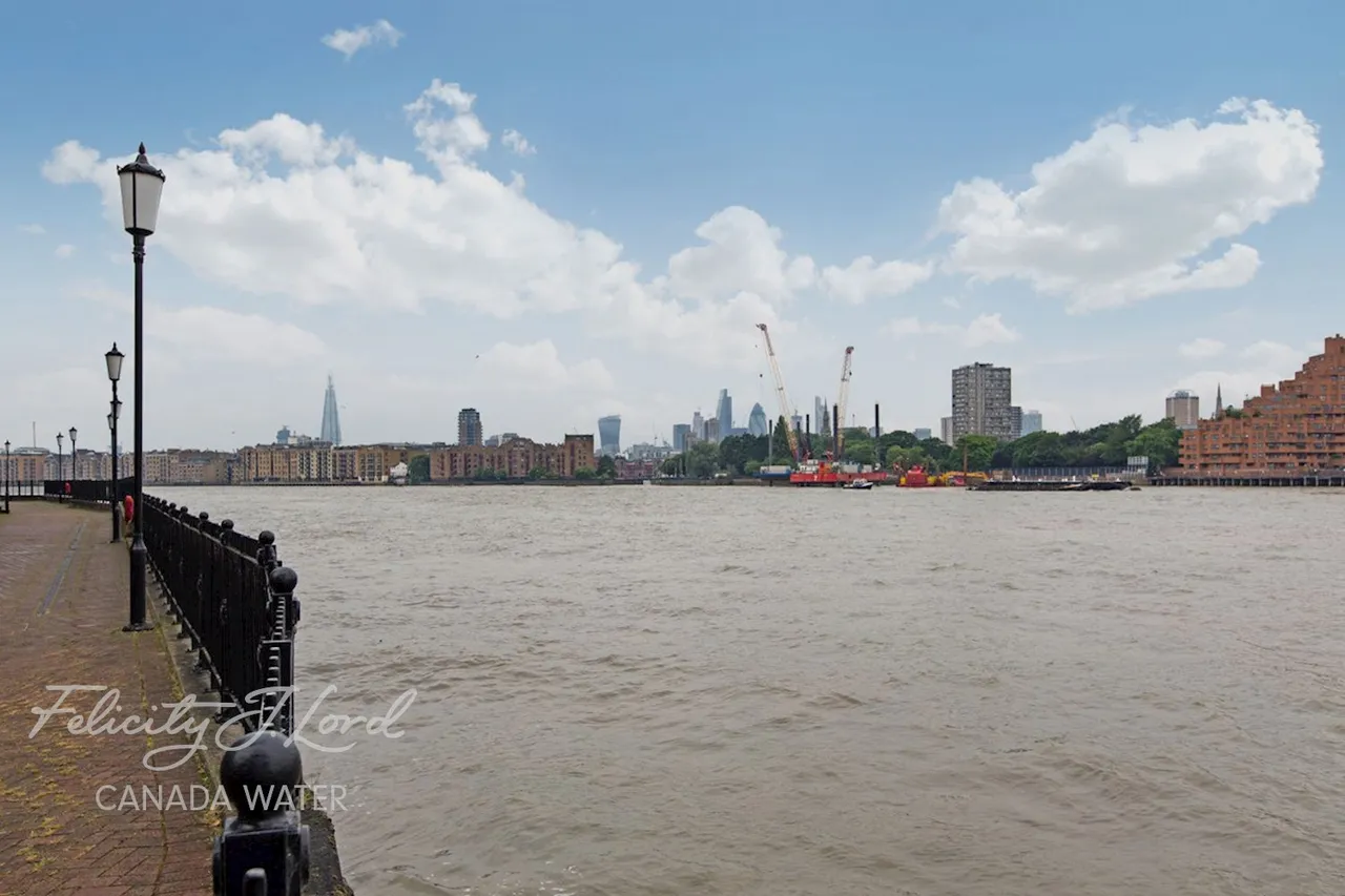 Rotherhithe Street, London, photo 4