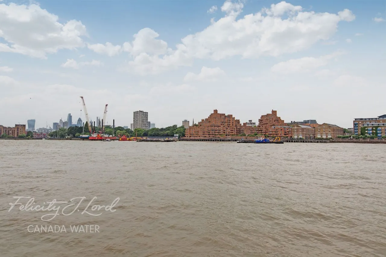 Rotherhithe Street, London, photo 15
