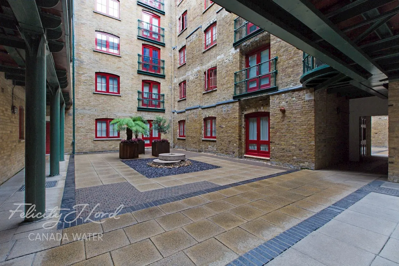 Rotherhithe Street, London, photo 13