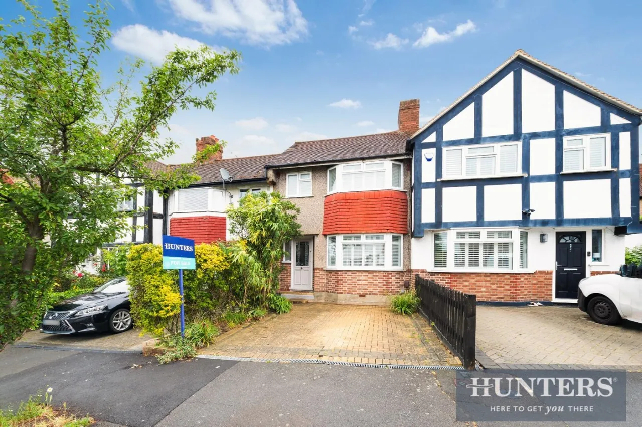 3 bed house for sale — Buckland Way, Worcester Park