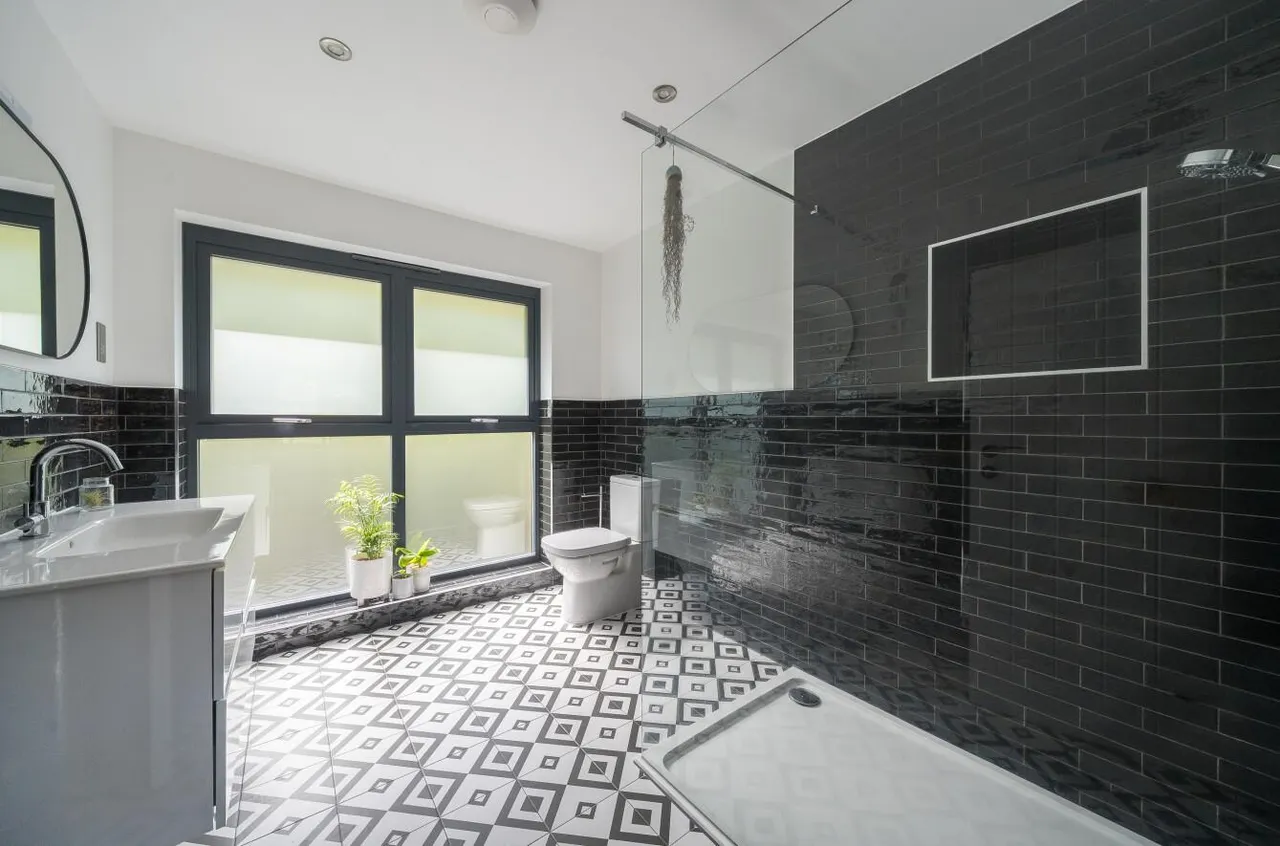 Stunning Contemporary Residence, Grafty Green, photo 17