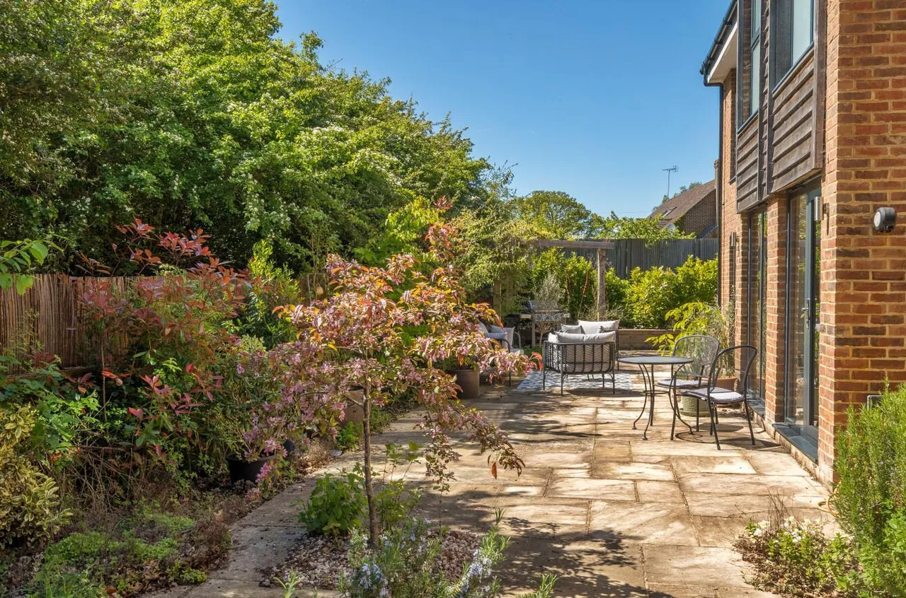 Stunning Contemporary Residence, Grafty Green, photo 34