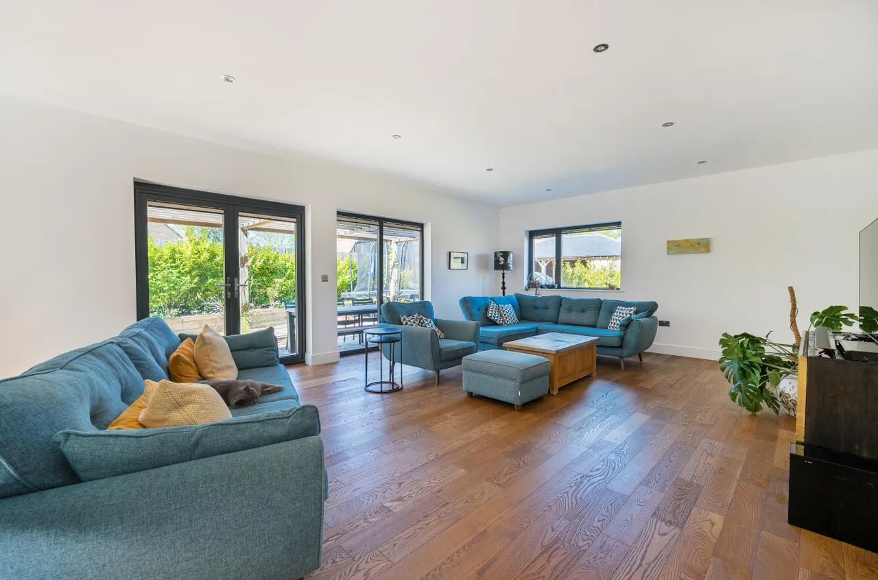 Stunning Contemporary Residence, Grafty Green, photo 10