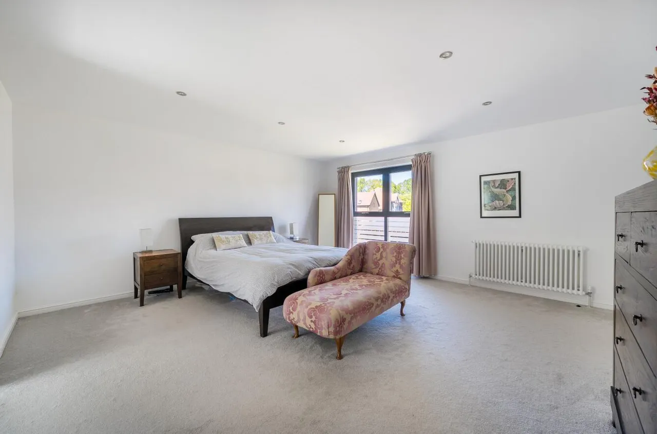 Stunning Contemporary Residence, Grafty Green, photo 18