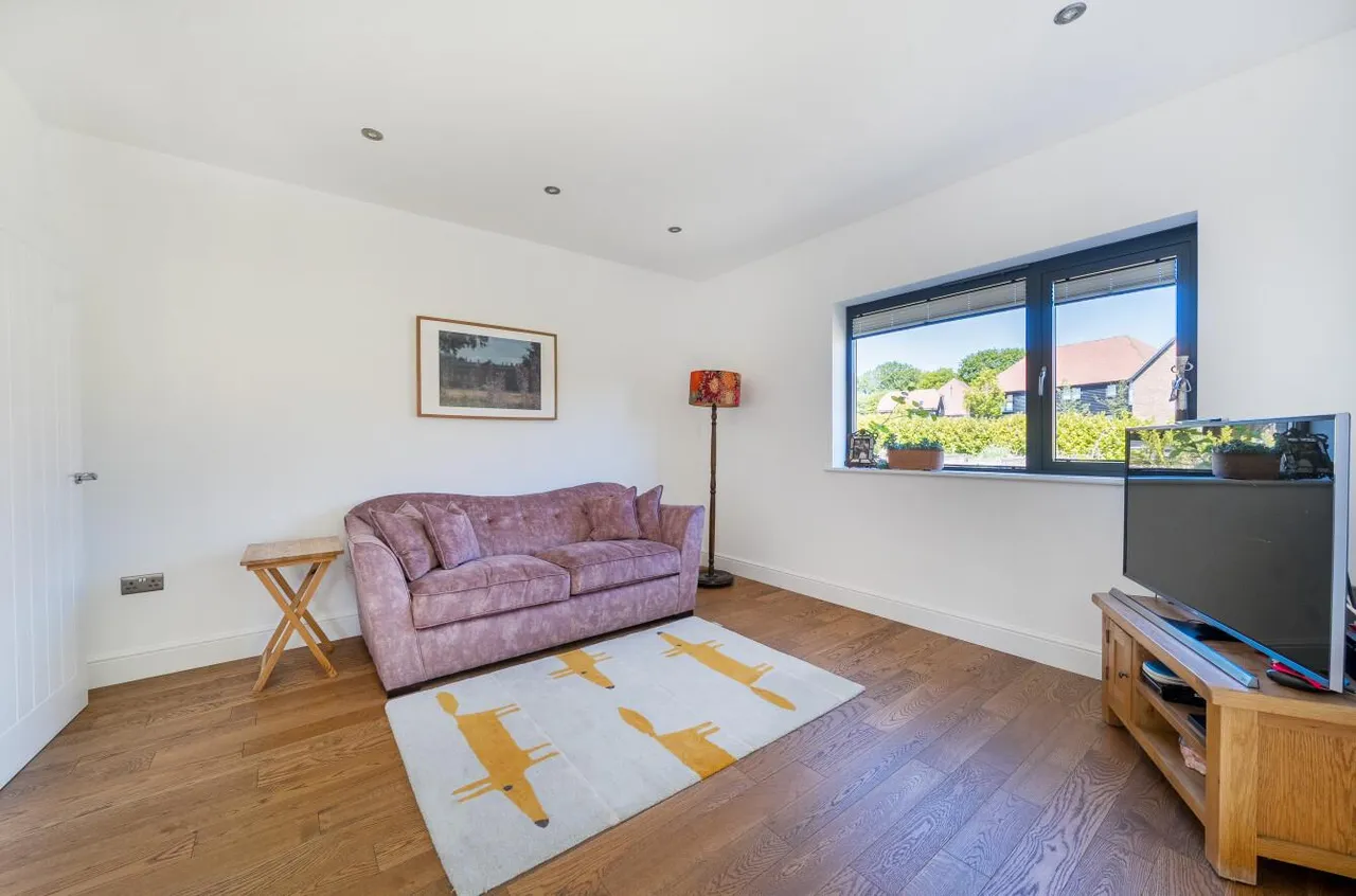 Stunning Contemporary Residence, Grafty Green, photo 11
