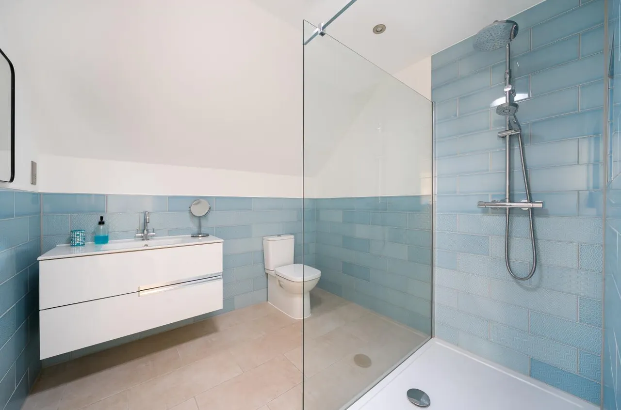 Stunning Contemporary Residence, Grafty Green, photo 27