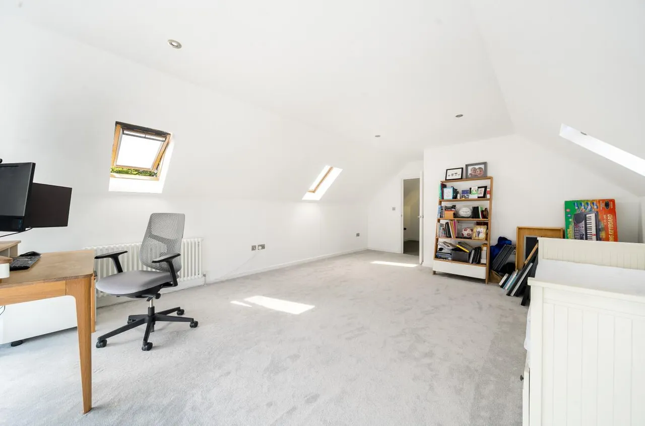 Stunning Contemporary Residence, Grafty Green, photo 30