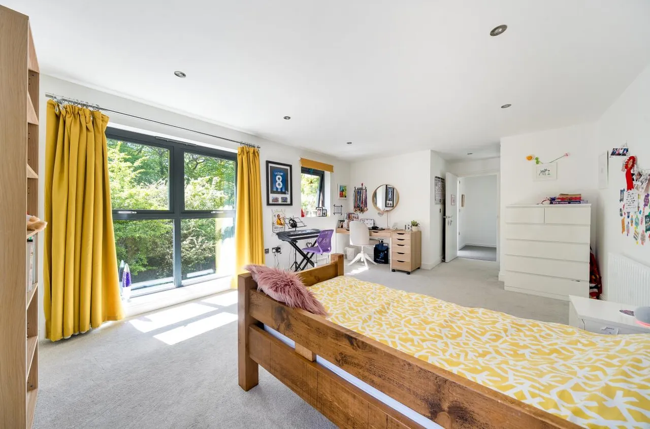Stunning Contemporary Residence, Grafty Green, photo 19