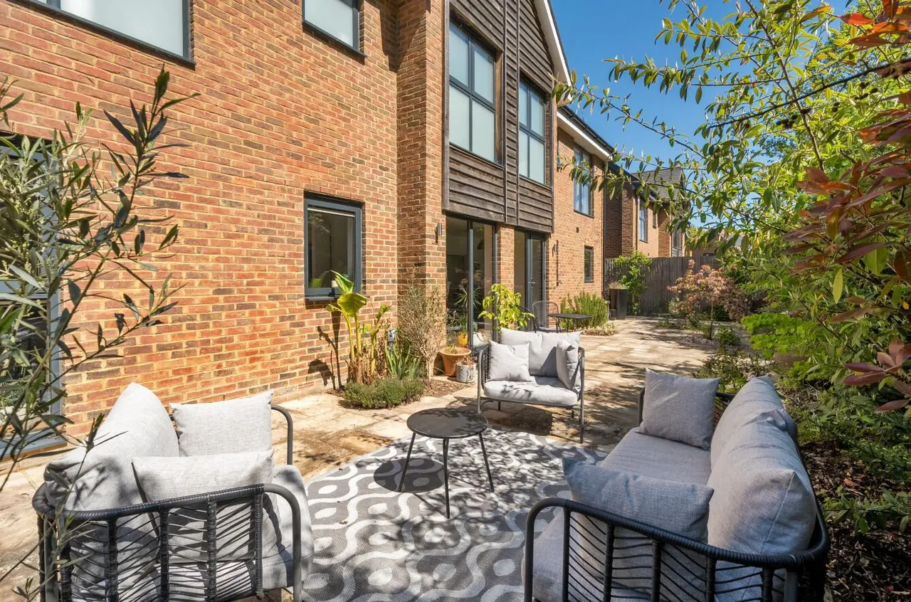 Stunning Contemporary Residence, Grafty Green, photo 35