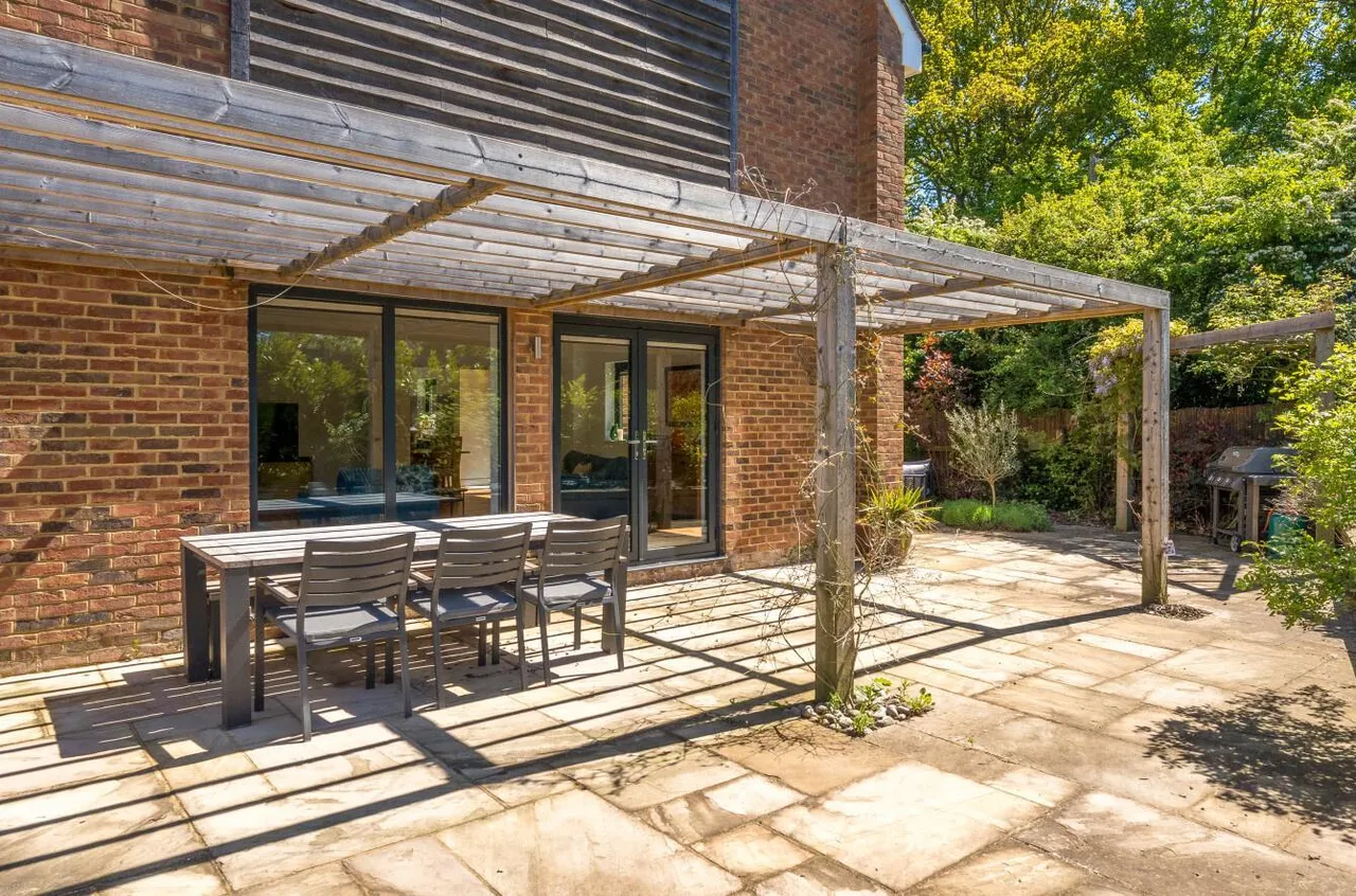 Stunning Contemporary Residence, Grafty Green, photo 33