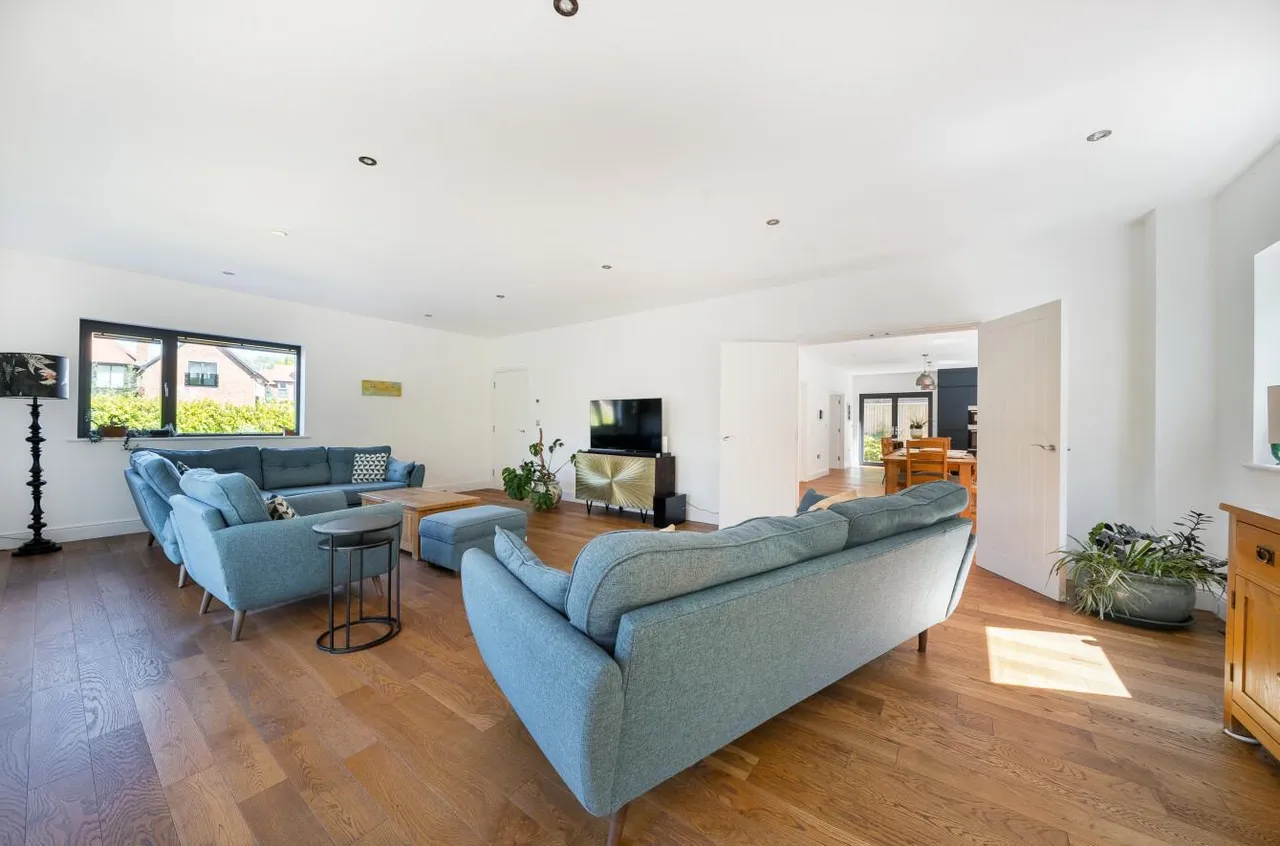 Stunning Contemporary Residence, Grafty Green, photo 8