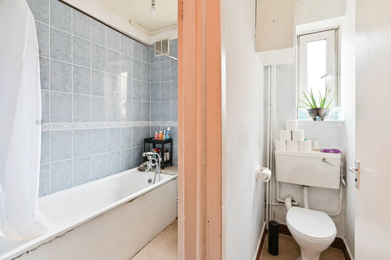 57 Jean House, Tooting Grove, London, photo 5