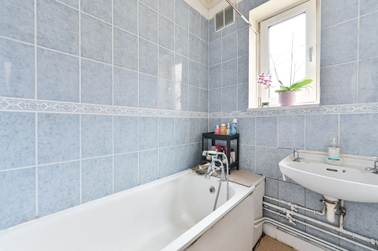 57 Jean House, Tooting Grove, London, photo 6
