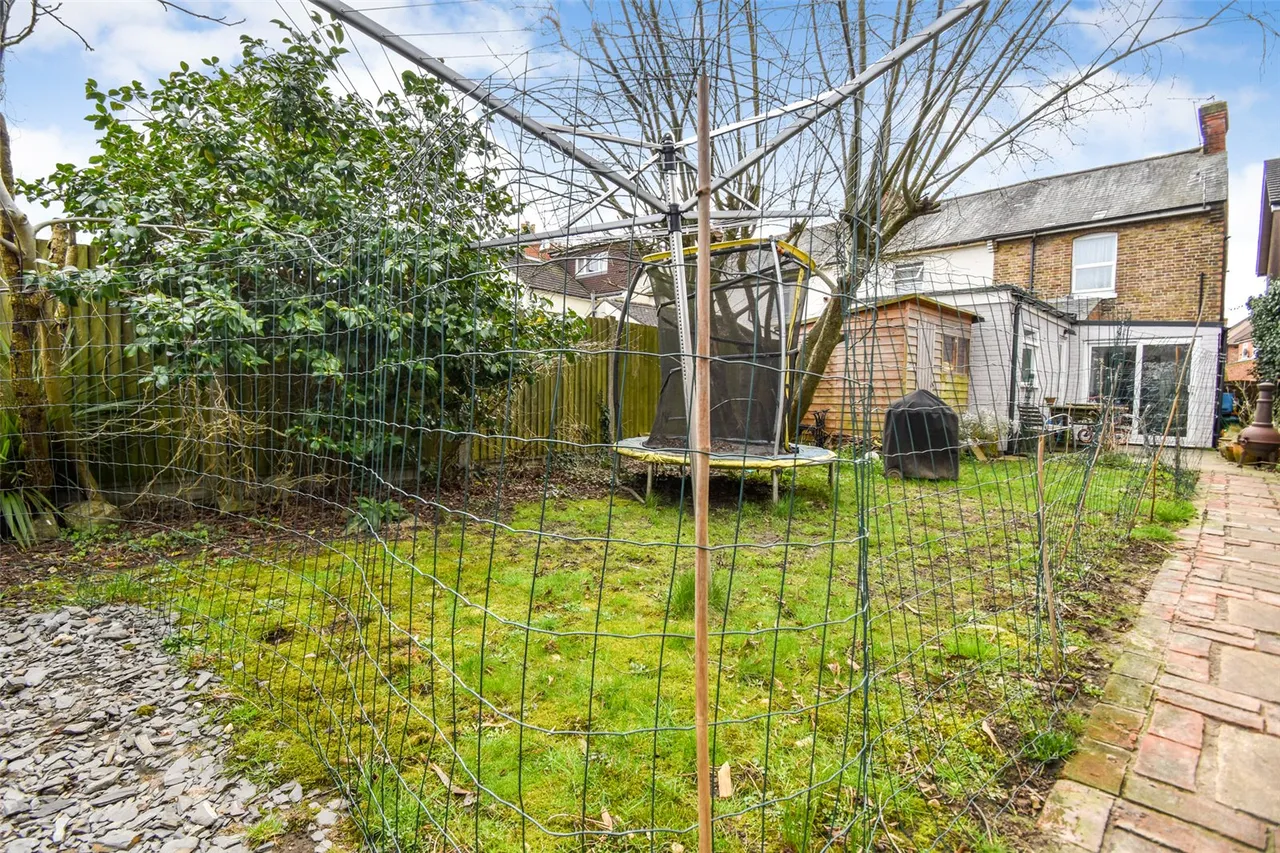 Lower Newport Road, Aldershot, Hampshire, GU12 4QB, photo 9