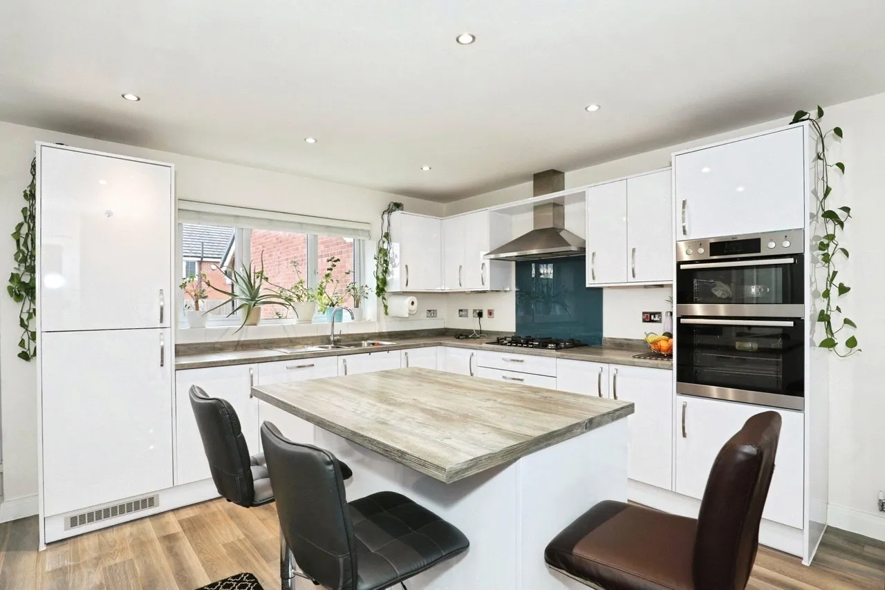 Alfred King Close, CREWE, Cheshire, CW2, photo 3