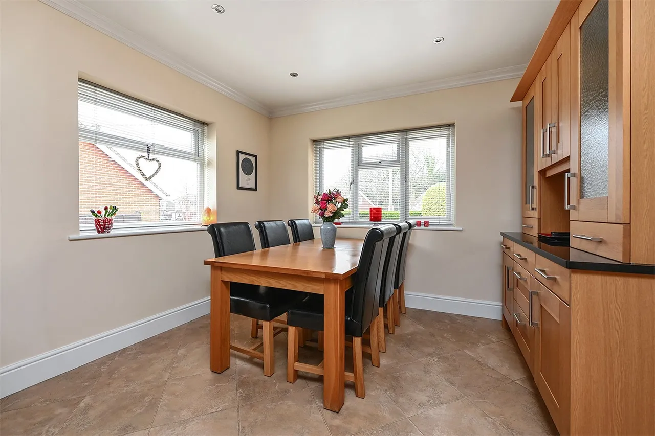 Shawfield Road, Ash, Guildford, Surrey, GU12 6SQ, photo 15