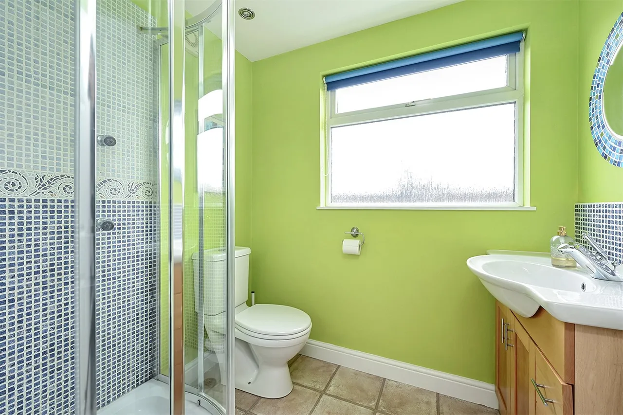 Shawfield Road, Ash, Guildford, Surrey, GU12 6SQ, photo 11