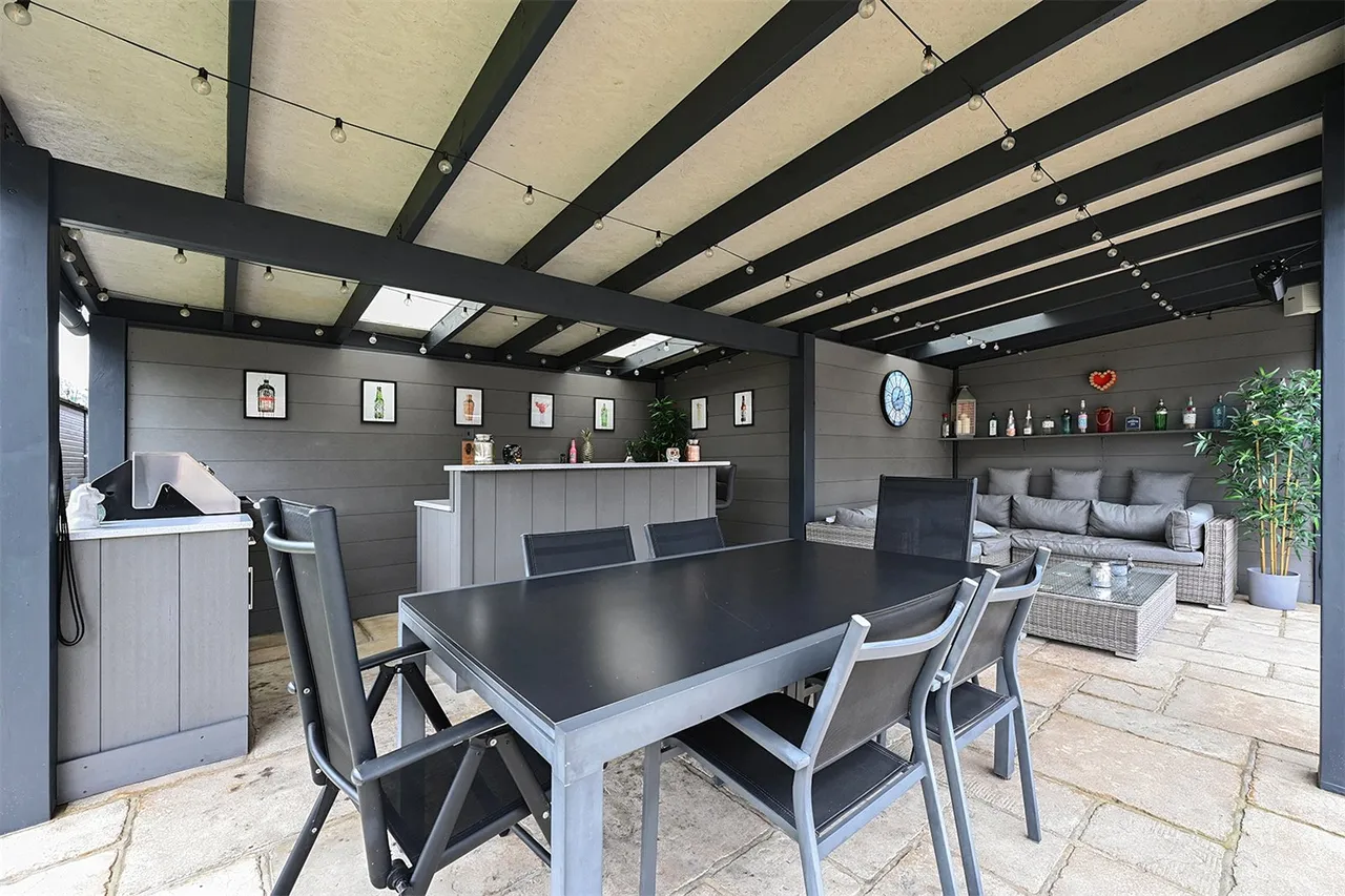 Shawfield Road, Ash, Guildford, Surrey, GU12 6SQ, photo 6