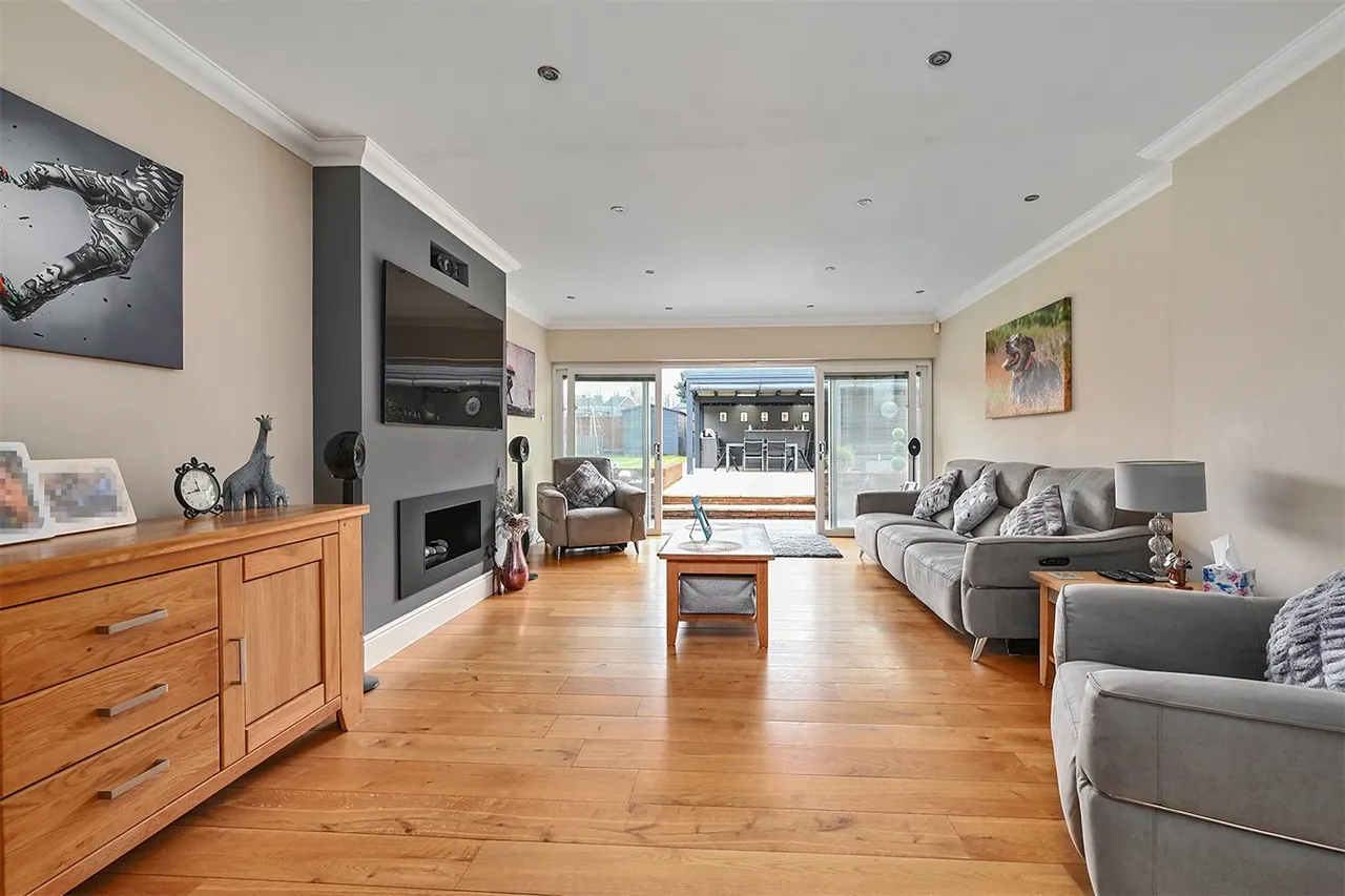 Shawfield Road, Ash, Guildford, Surrey, GU12 6SQ, photo 2