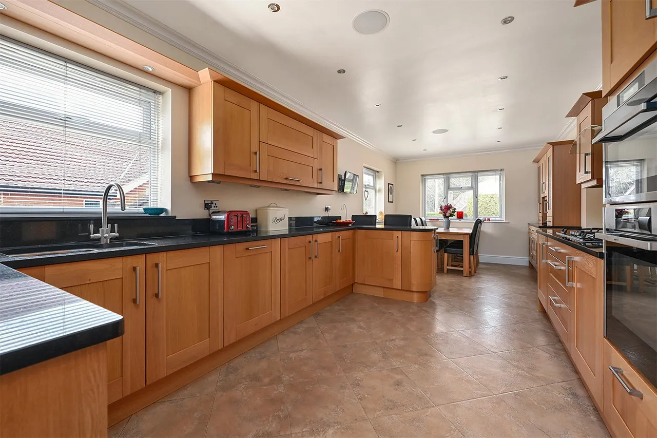 Shawfield Road, Ash, Guildford, Surrey, GU12 6SQ, photo 3