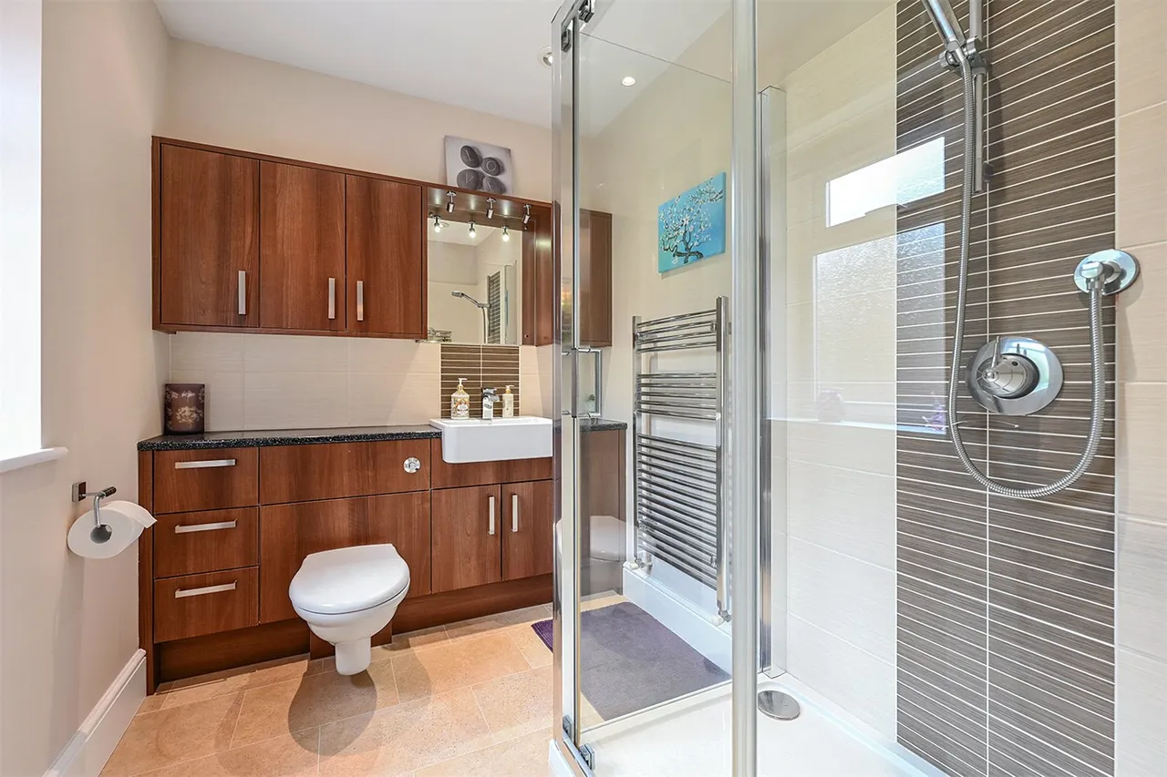 Shawfield Road, Ash, Guildford, Surrey, GU12 6SQ, photo 9