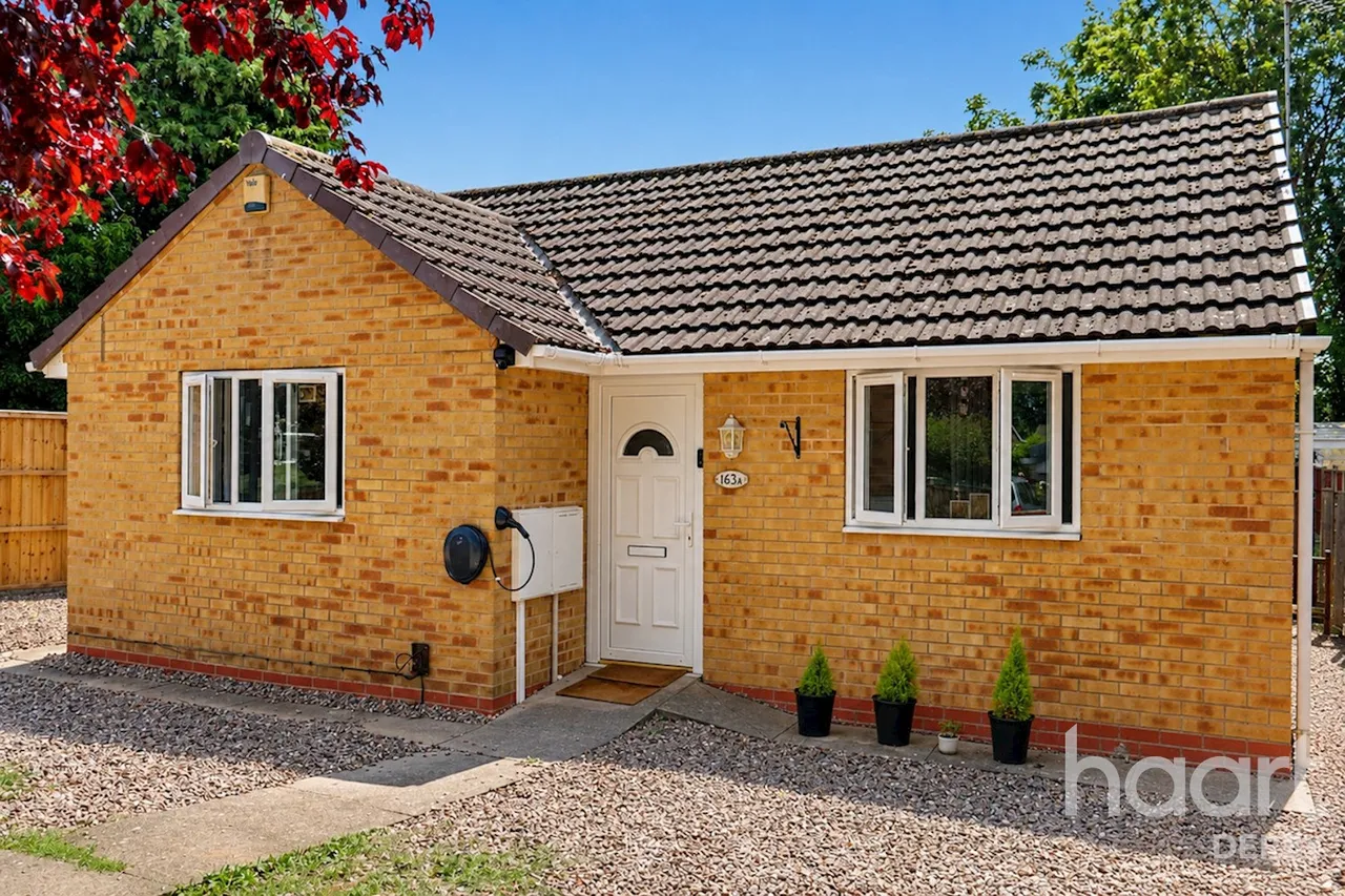 3 bed house for sale, Vicarage Road, Mickleover, DE3
