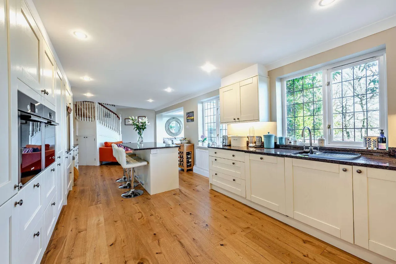 Farnham Lane, Haslemere, Surrey, GU27 1EU, photo 7