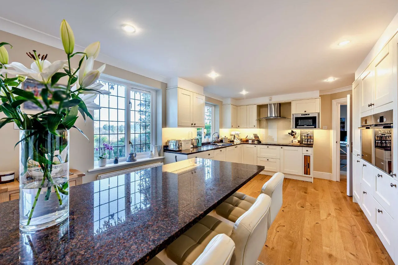 Farnham Lane, Haslemere, Surrey, GU27 1EU, photo 6