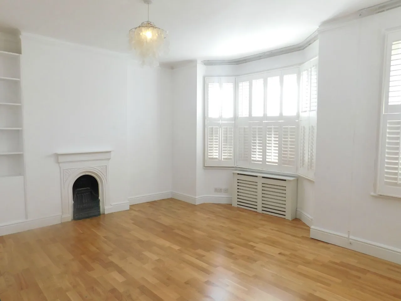 Grove Avenue, London, W7 3ET, photo 2
