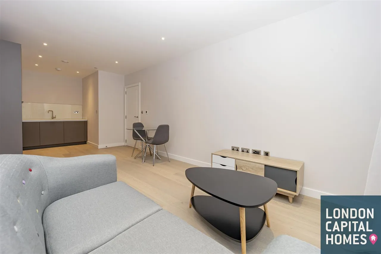Ufford Street, London, photo 2