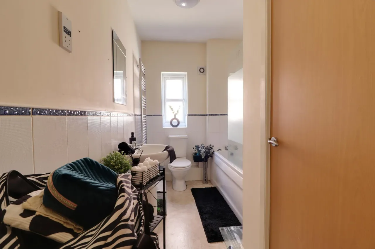 St Georges Court, Crewe, photo 9