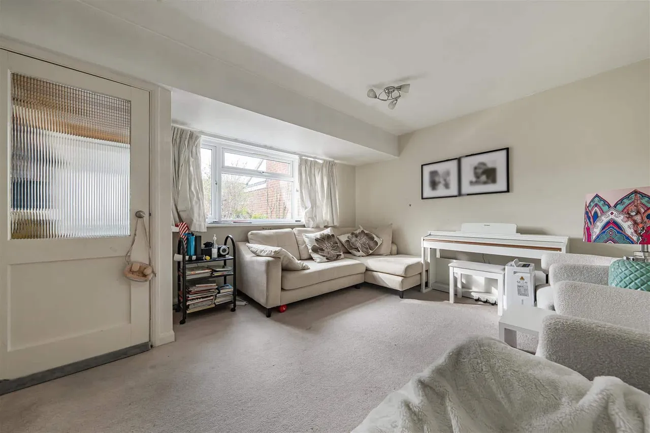 Birch Grove, Windsor, Berkshire, SL4 5RT, photo 4