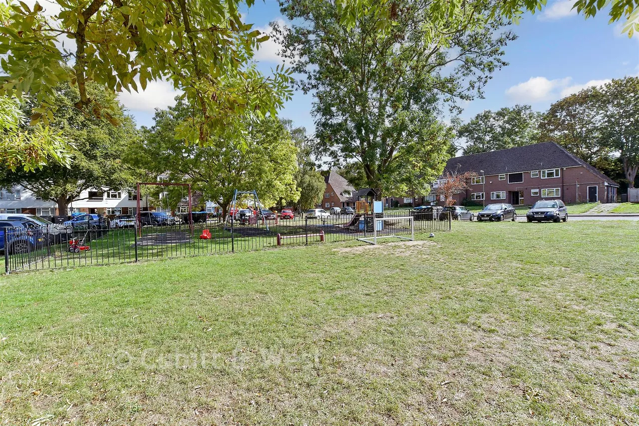 Levett Road, Leatherhead, KT22, photo 9