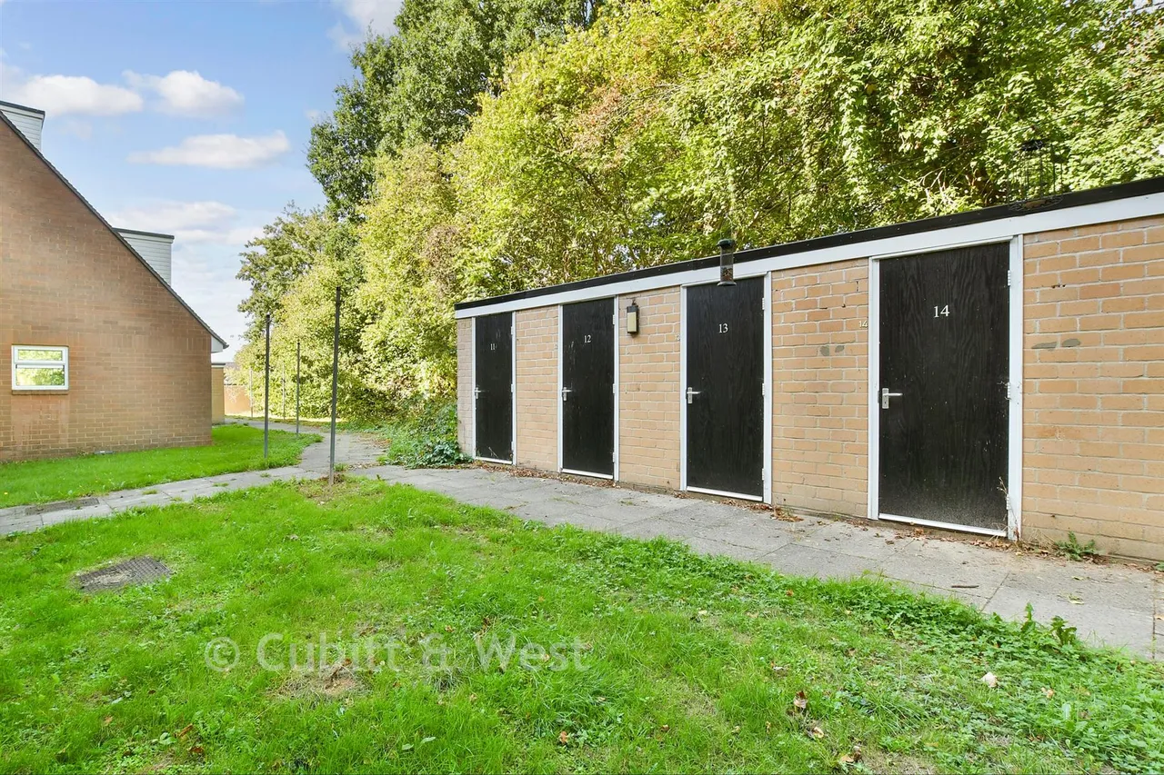 Levett Road, Leatherhead, KT22, photo 10