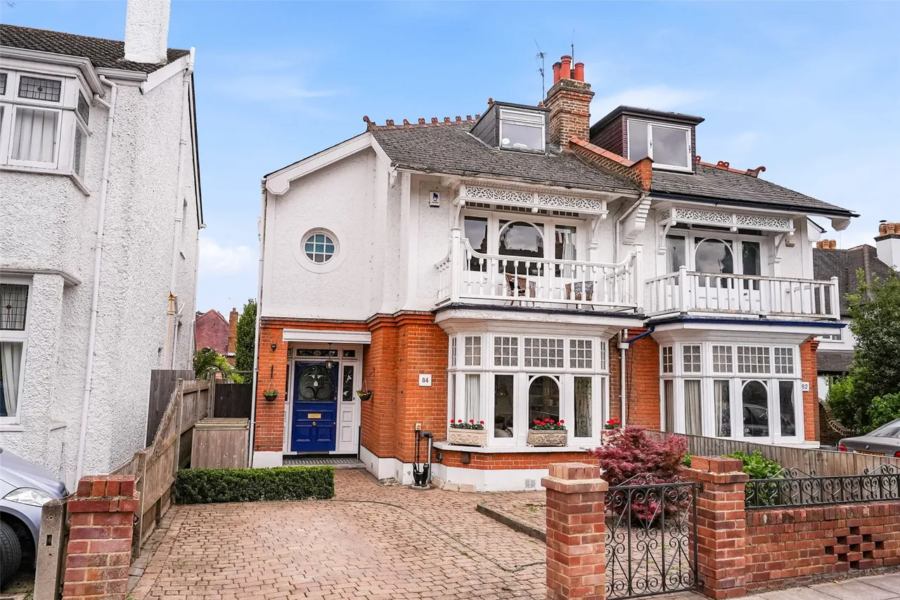 5 bed house for sale — Broom Road, Teddington, TW11 9NY