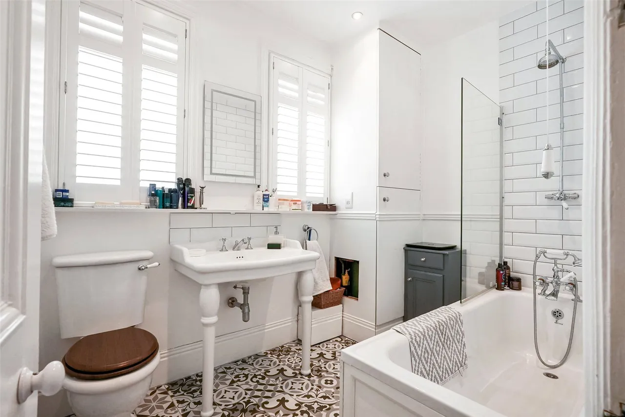Broom Road, Teddington, TW11 9NY, photo 12