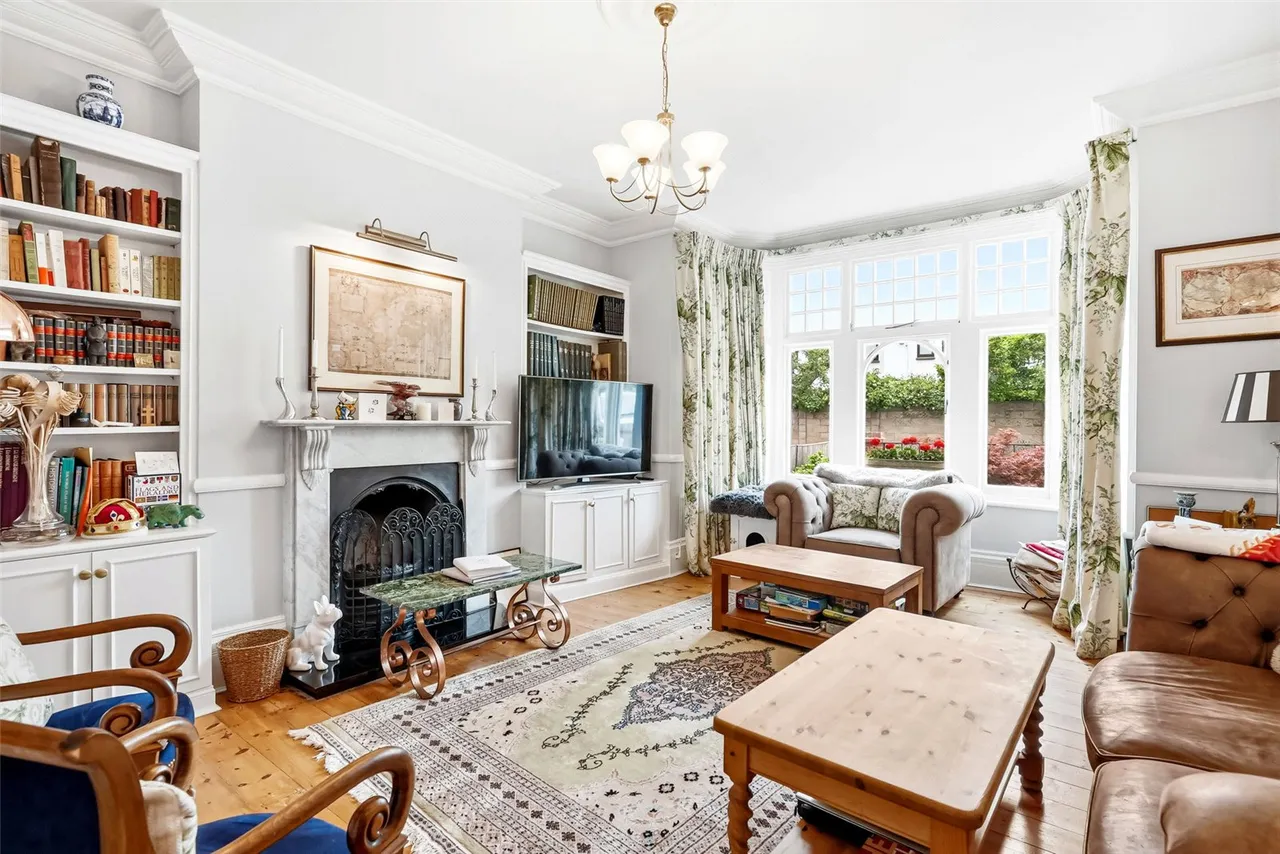 Broom Road, Teddington, TW11 9NY, photo 3