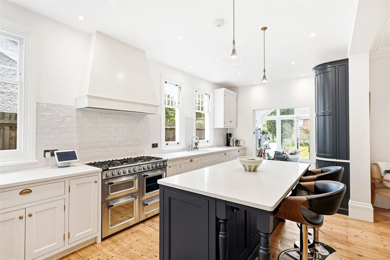 Broom Road, Teddington, TW11 9NY, photo 5