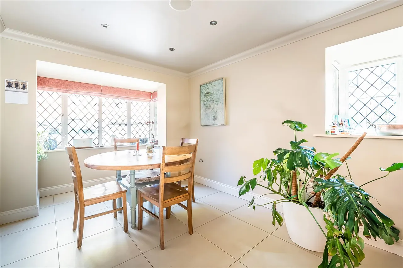 Park Lane, Ashtead, KT21, photo 4