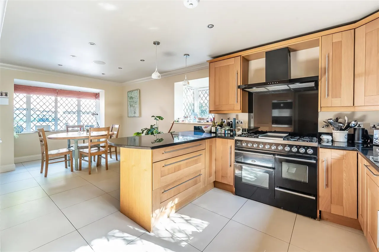 Park Lane, Ashtead, KT21, photo 2