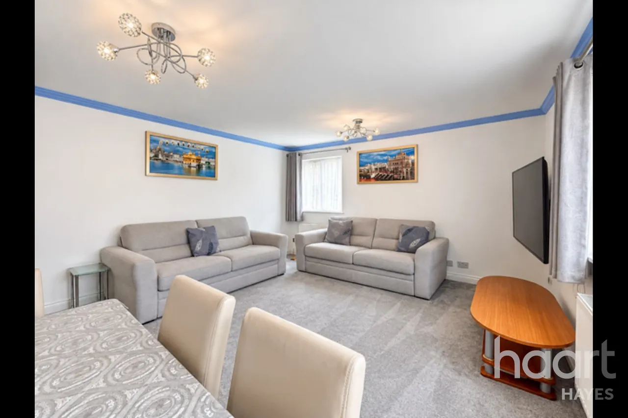 Sandown Close, Hounslow, TW5, photo 3